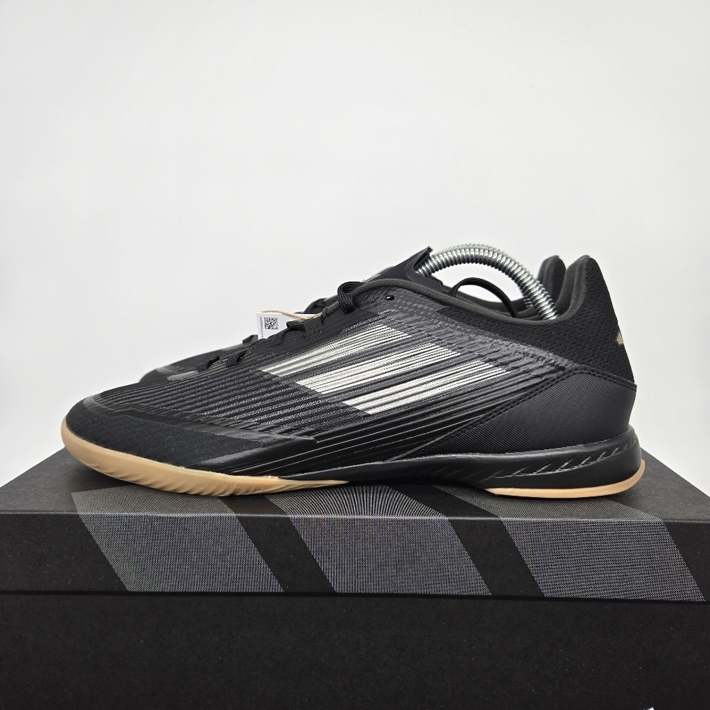 New adidas F50 League Indoor Men's Soccer Shoes Size 9